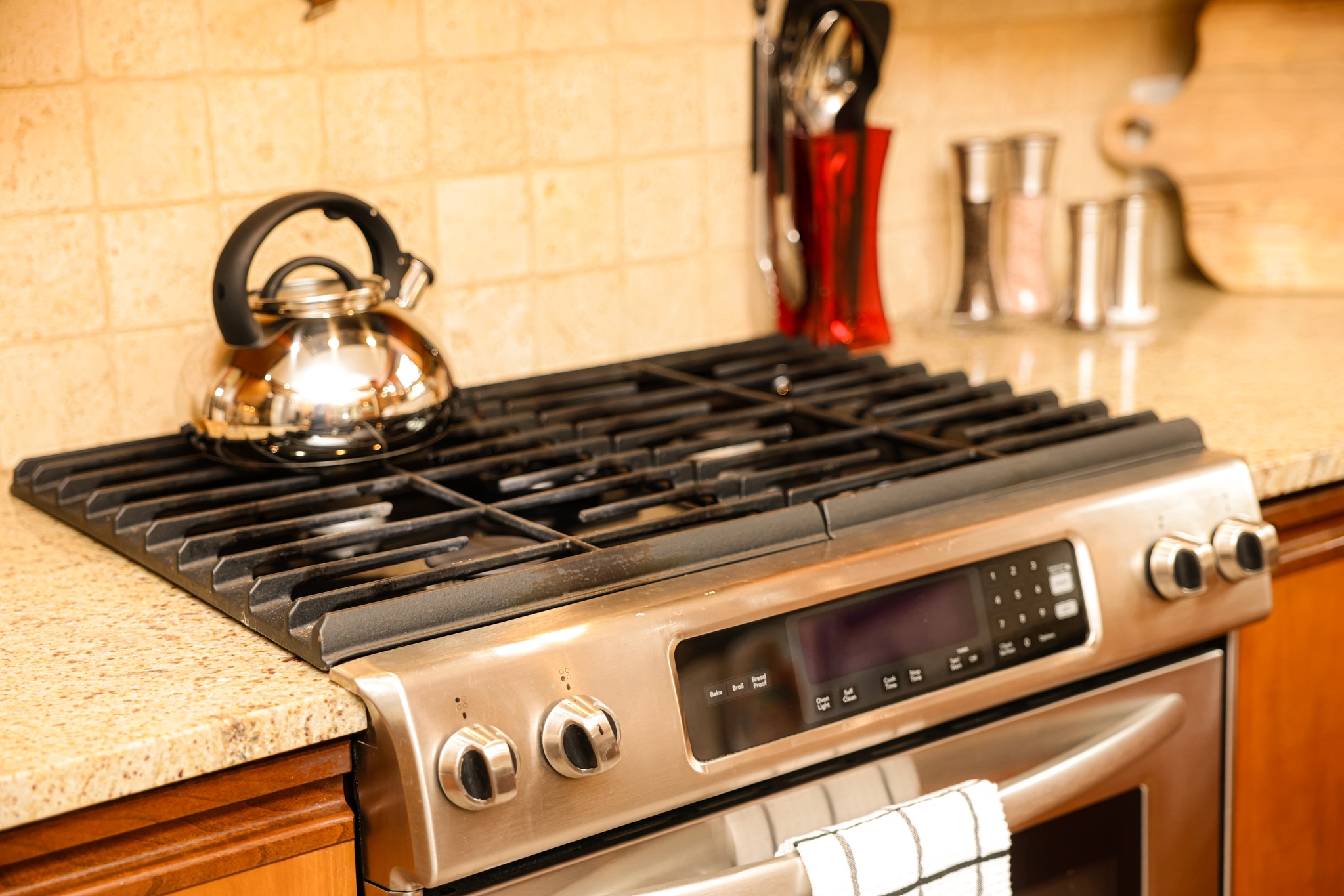 Gas stove and oven for easy meal making. Fully-stocked spice rack, salt, fresh ground pepper, and Abingdon Olive Oils and Vinegars. Plus large gas grill on deck with side burner and grilling pan and utensils for the BBQ master. 
