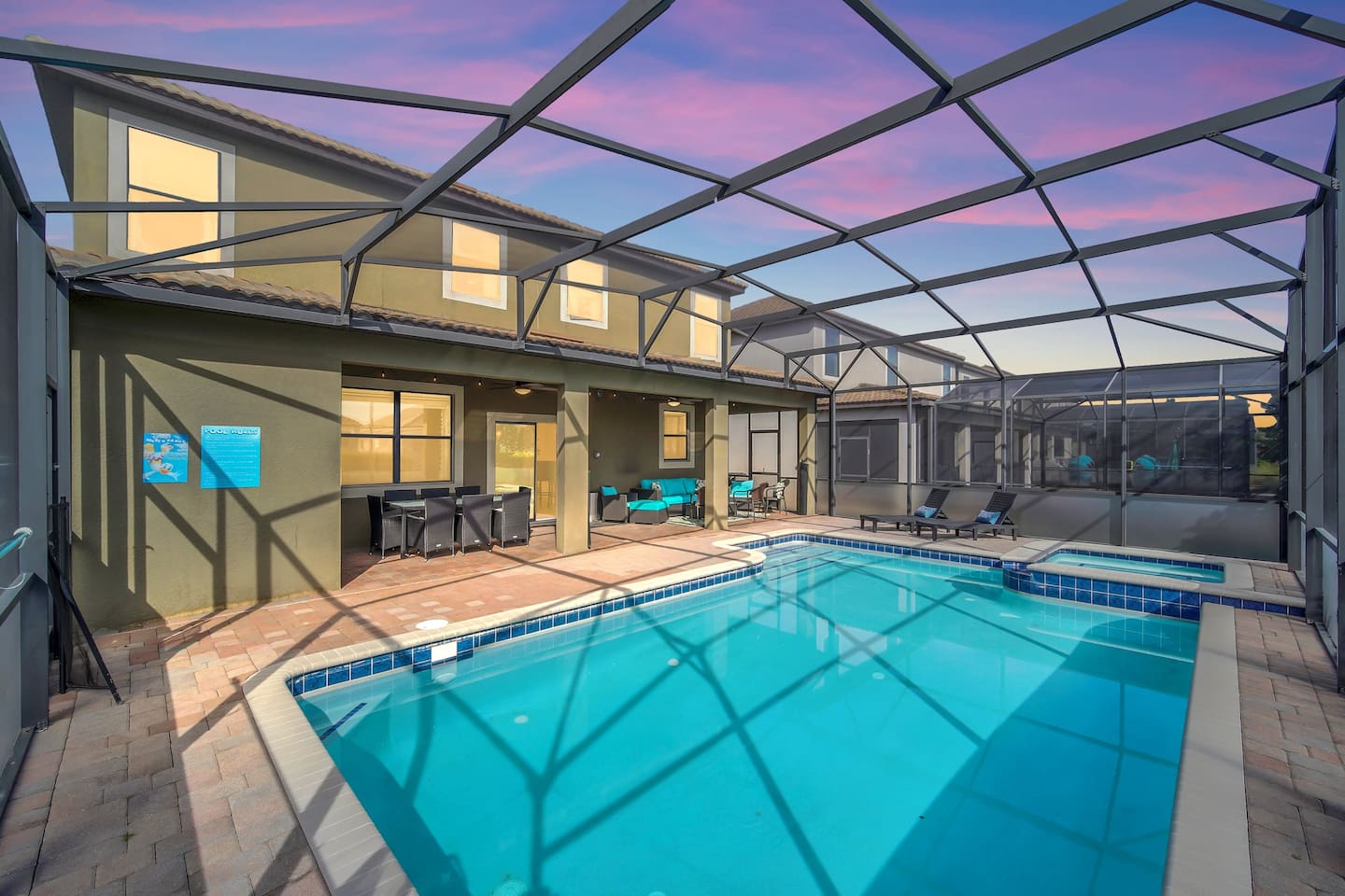 Large Pool to enjoy with the entire family and a jacuzzi to relax and hangout 