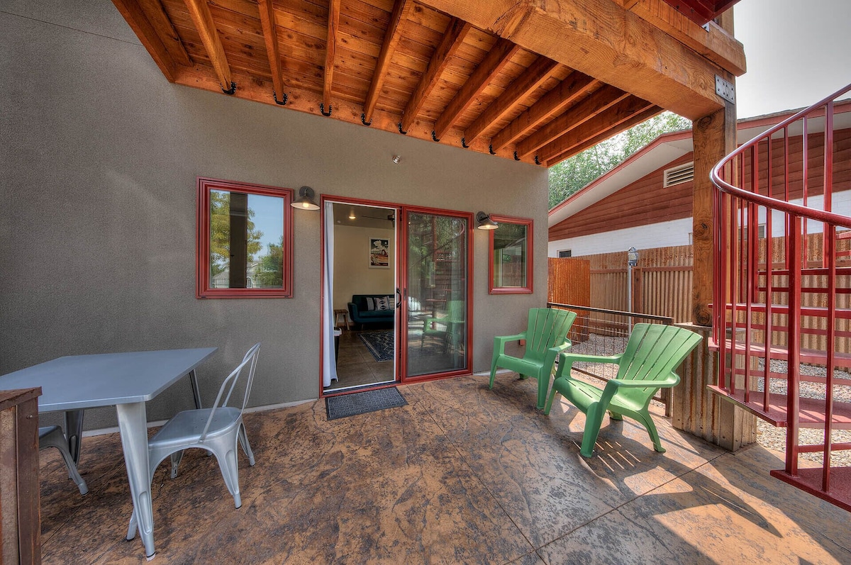 Private ground floor patio with table and chairs