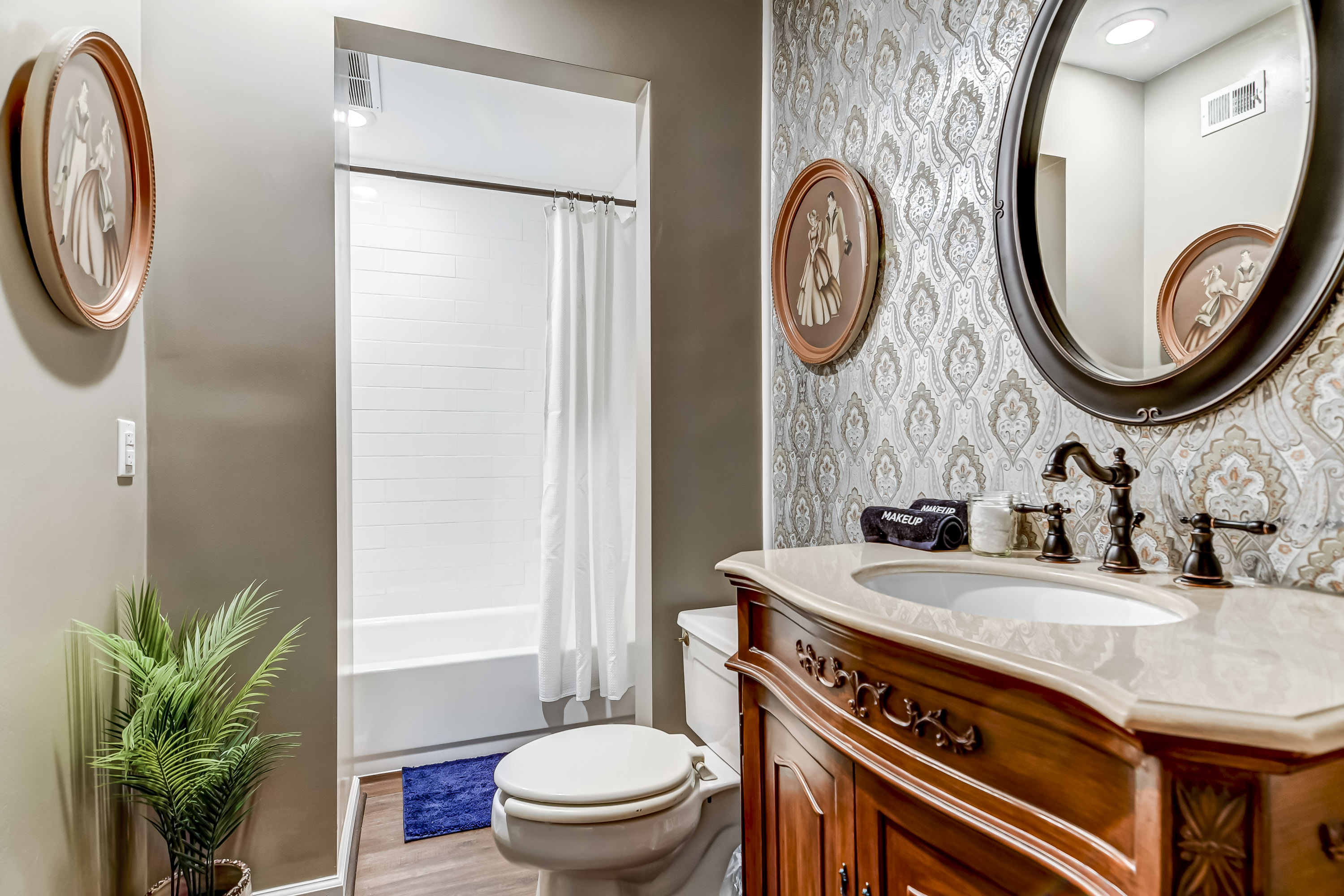 The Bressmer - Bathroom 1