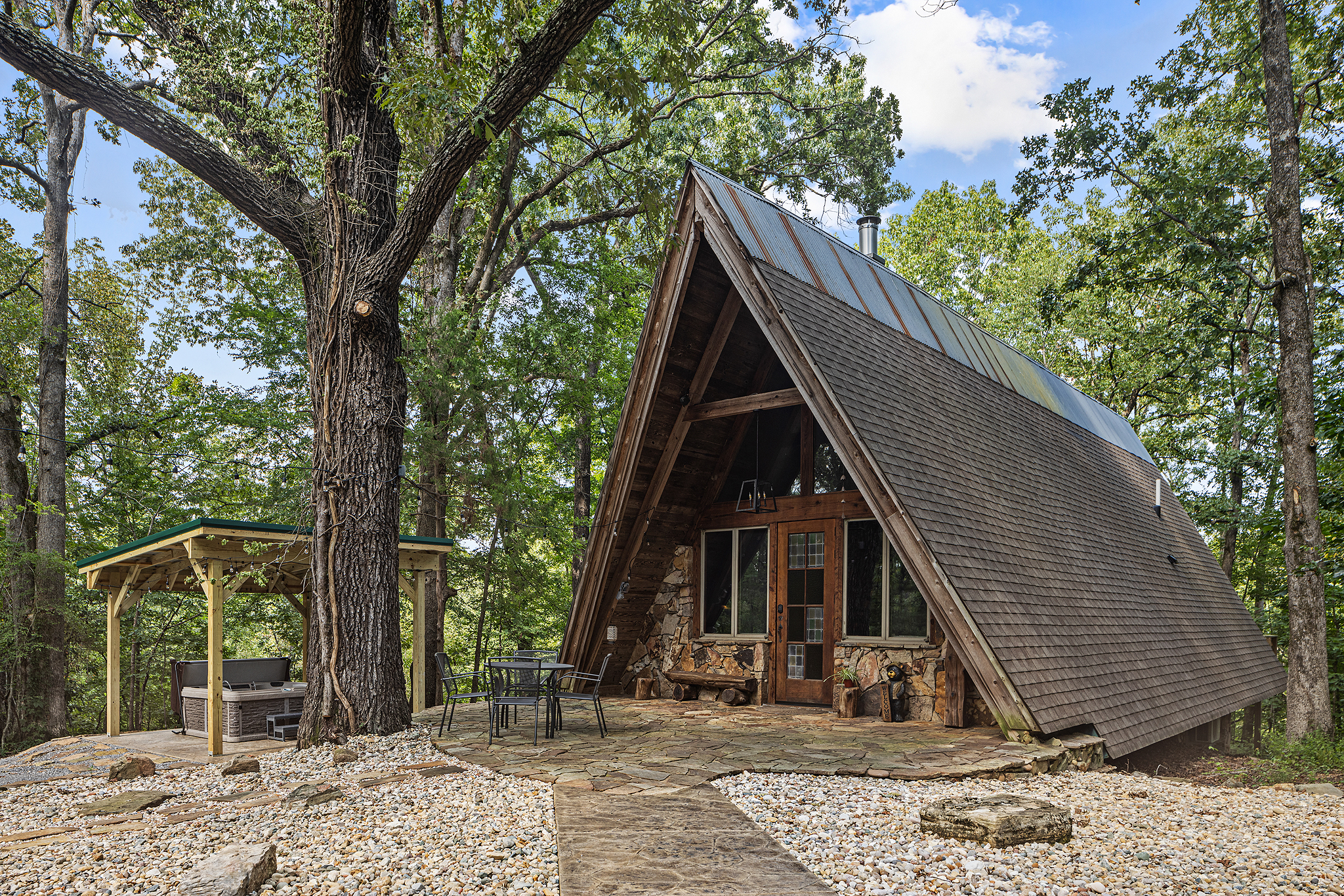You will love exploring 150 acres of lush Kentucky Lake woods.