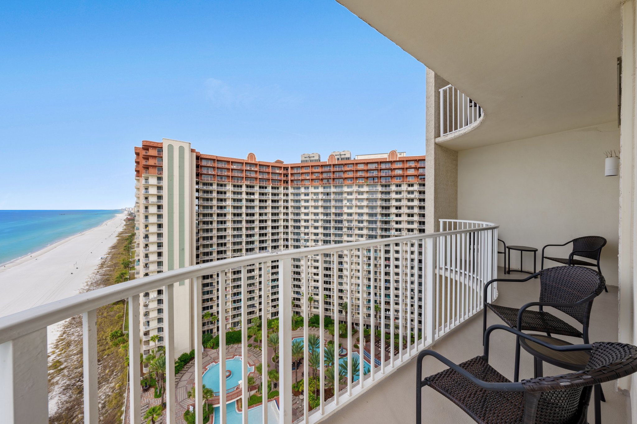 Balcony (Poolside)