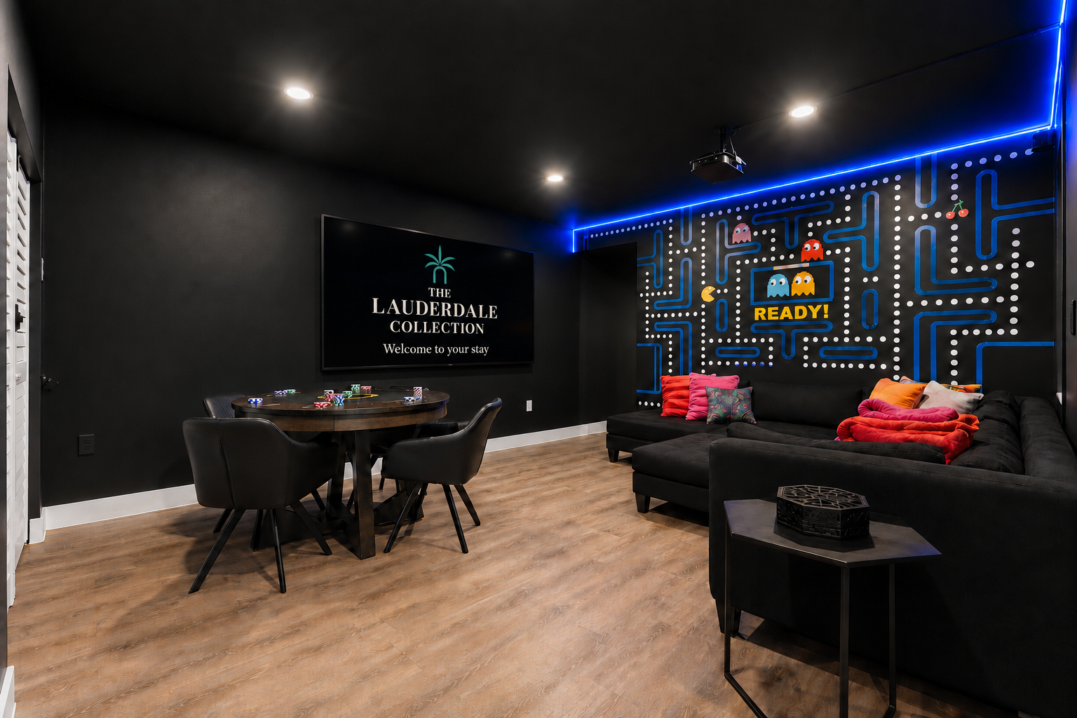 📽️Enjoy a family movie night sinking in to the plush sectional.