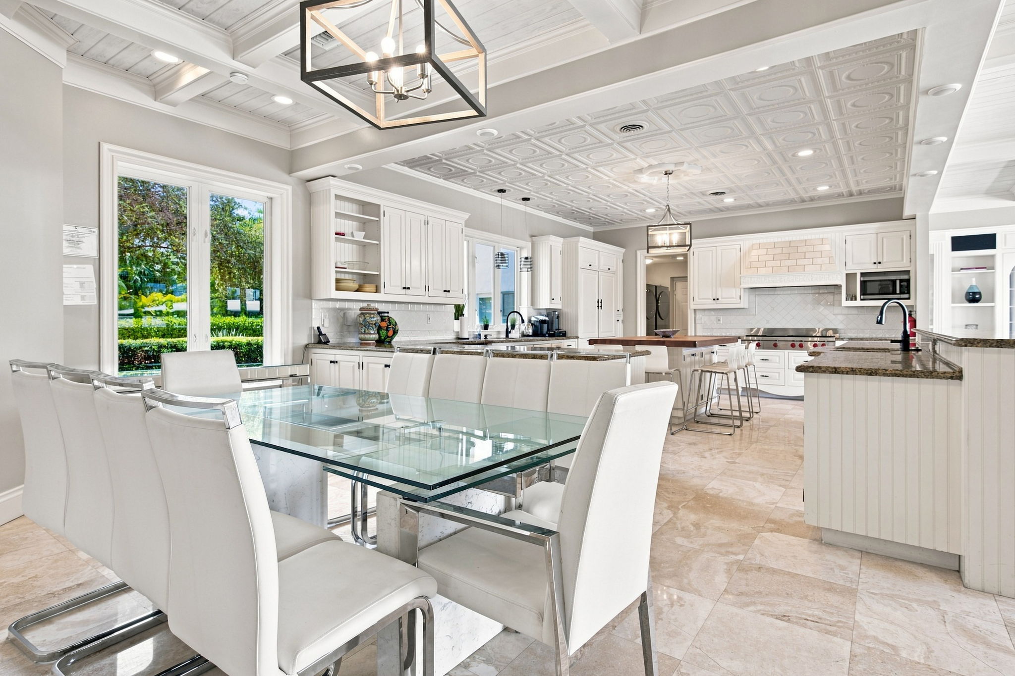 Pleanty of extra space for watching your family enjoy a full size kitchen. Easy family memories made here!