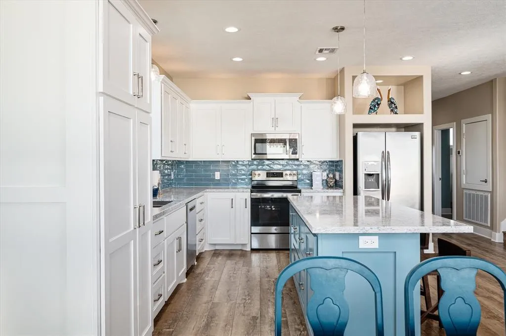 91dbf43f04ab4fdf87c8d693649d57b5 | Beachhouse | Texas | TX | Vacation Homes | Galveston | Crystal Beach | Kokomo | Breezy Days | Beachfront Elegance | Sunrise Serenity | Southern Sands Property Management, LLC