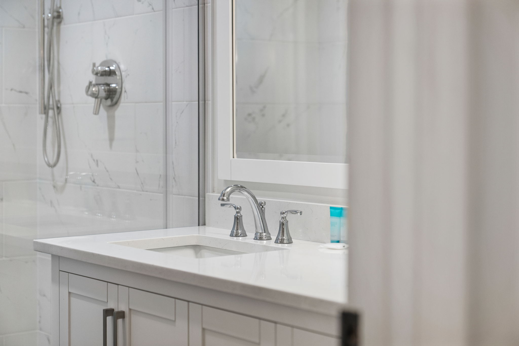 Primary Ensuite Bathroom 1| IOP Escapes Beach Blessing | 3705 Hartnett Blvd, Isle of Palms, SC