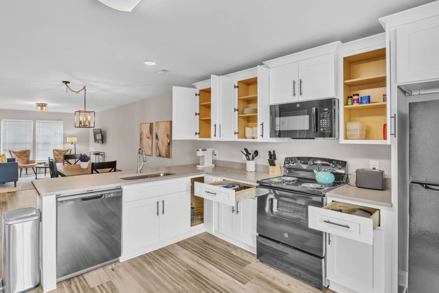 Full Kitchen
