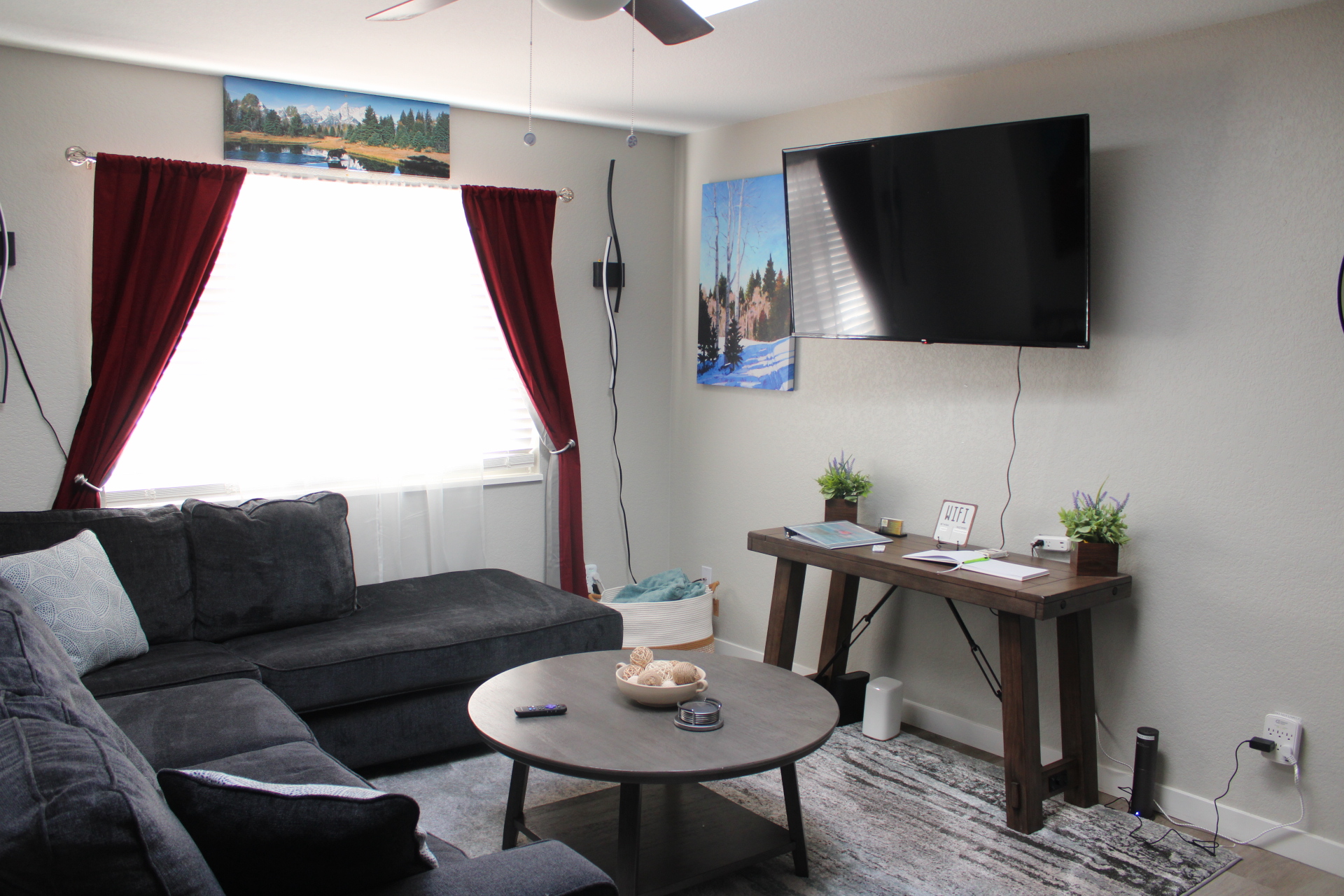 Dedicated Game Room And Contemporary Comfort - Stylish Modern Escape - 콜로라도스프링스