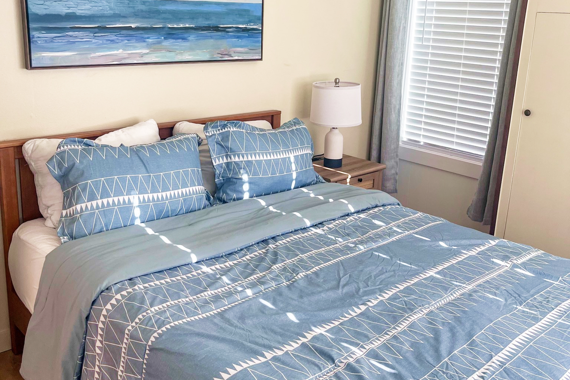 Main Bedroom Queen Bed
