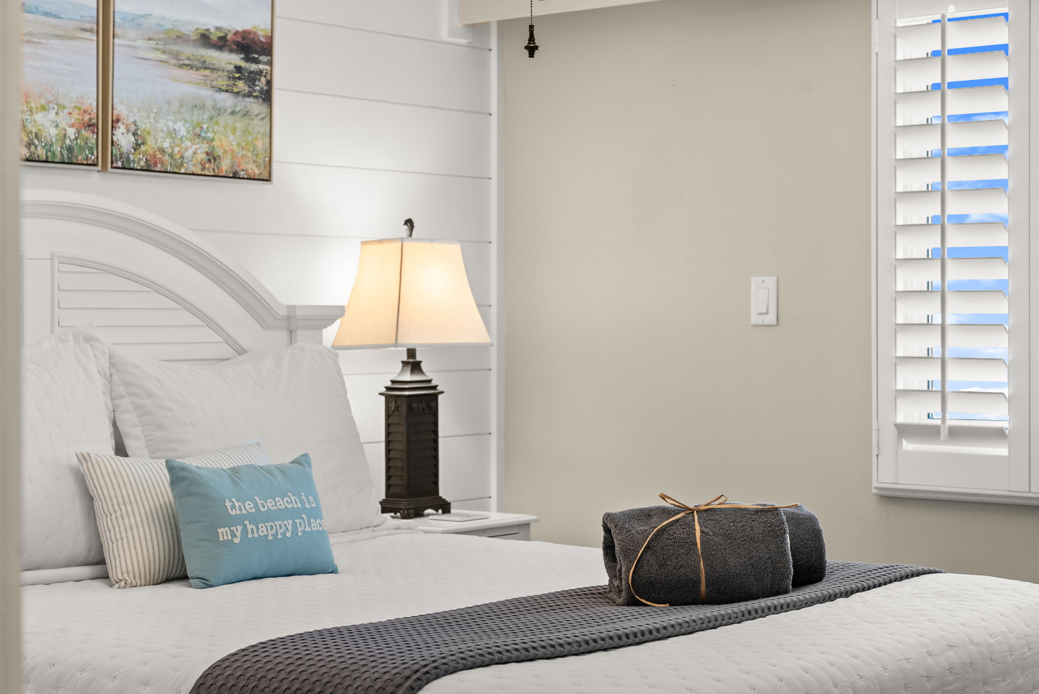 Bedroom with Queen Bed