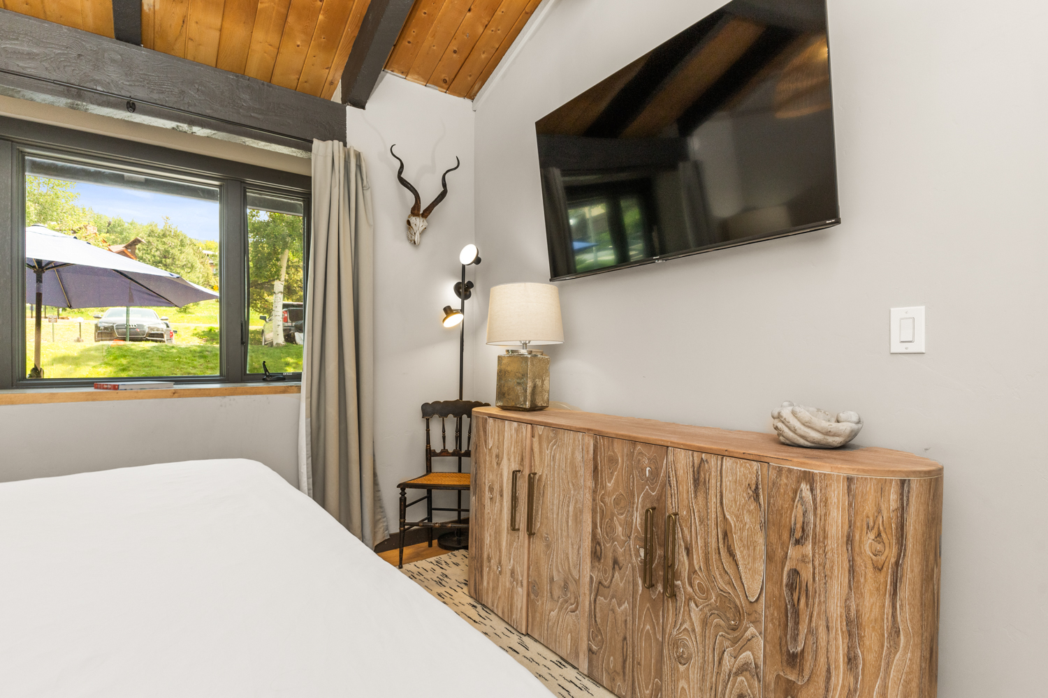 Bedroom #1 | Smart TV