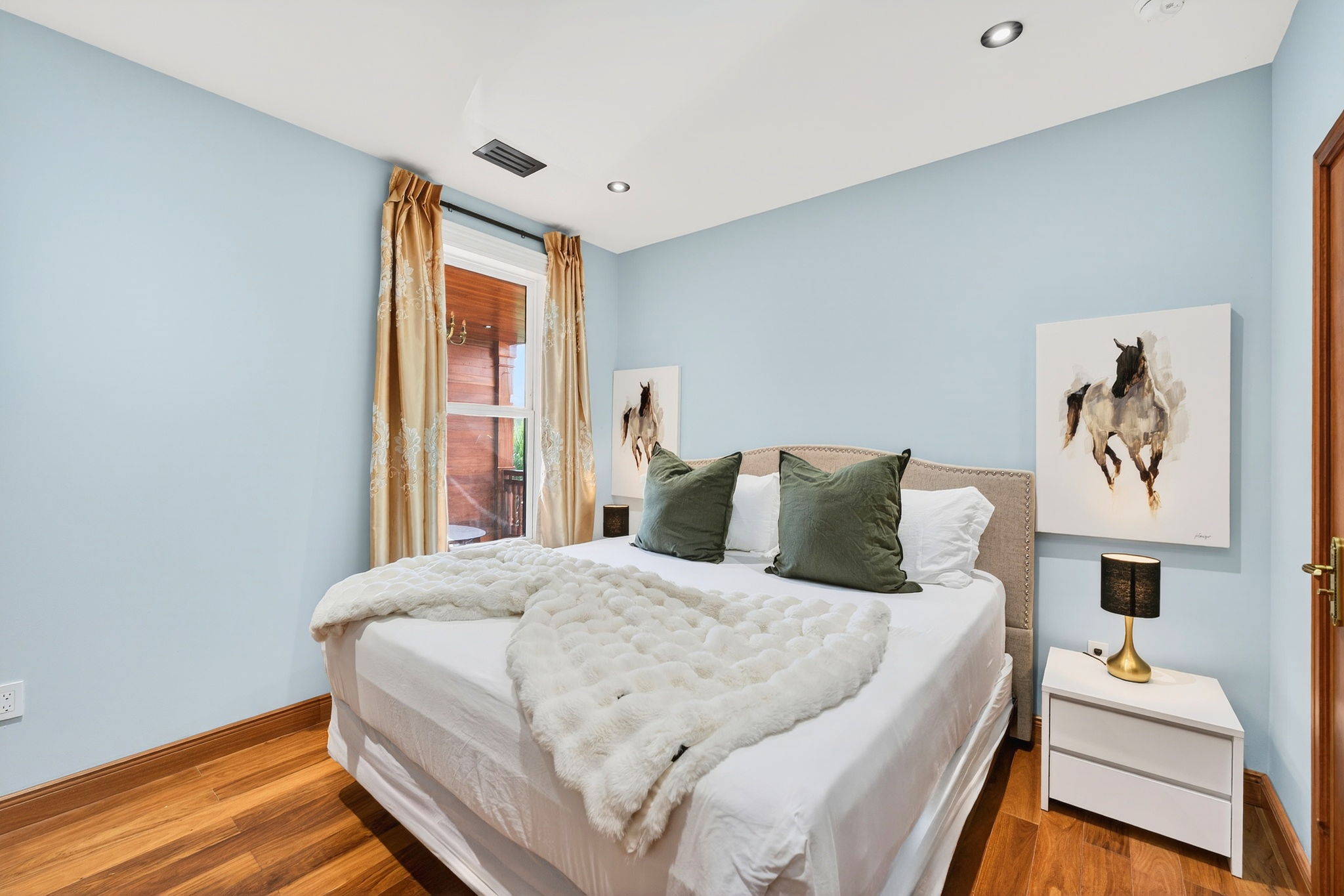 King Suite 6 | Rosewood Retreat | 2605 Palm Blvd, Isle of Palms, SC | IOP Escapes