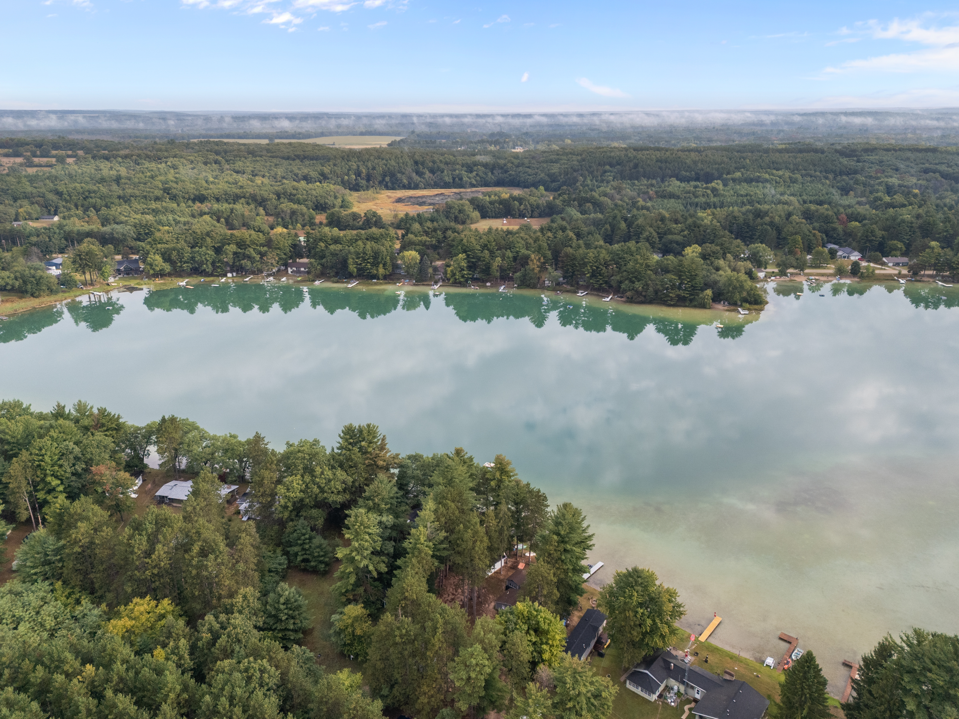 A bird’s-eye view showcases the sparkling beauty of the lake from above.
