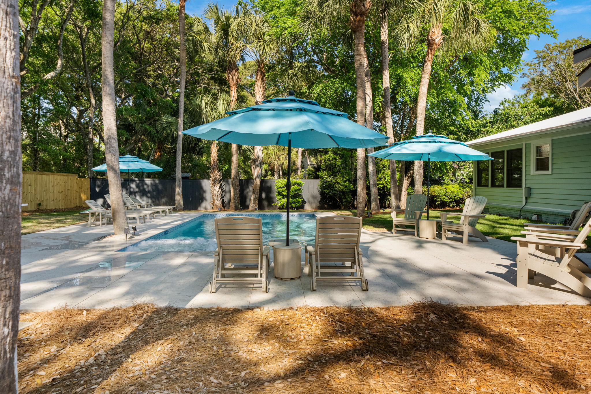 Backyard | IOP Escapes Beach Blessing | 3705 Hartnett Blvd, Isle of Palms, SC