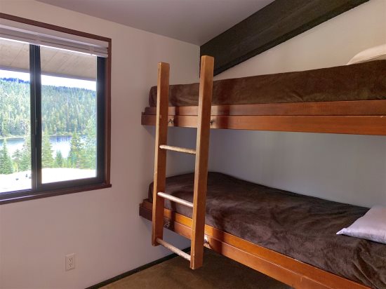 Bedroom: Twin bunkbeds.