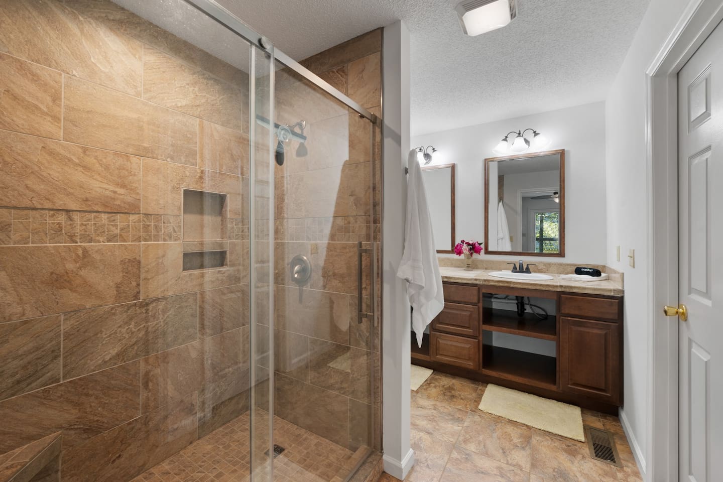 Ensuite Master Bath