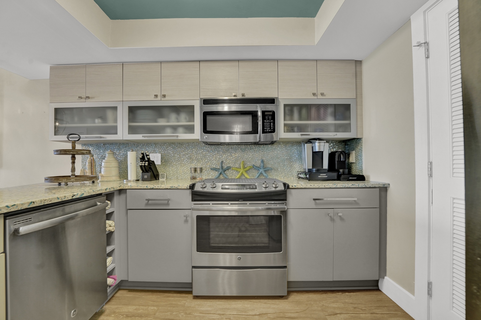 Stove, Microwave & Dishwasher