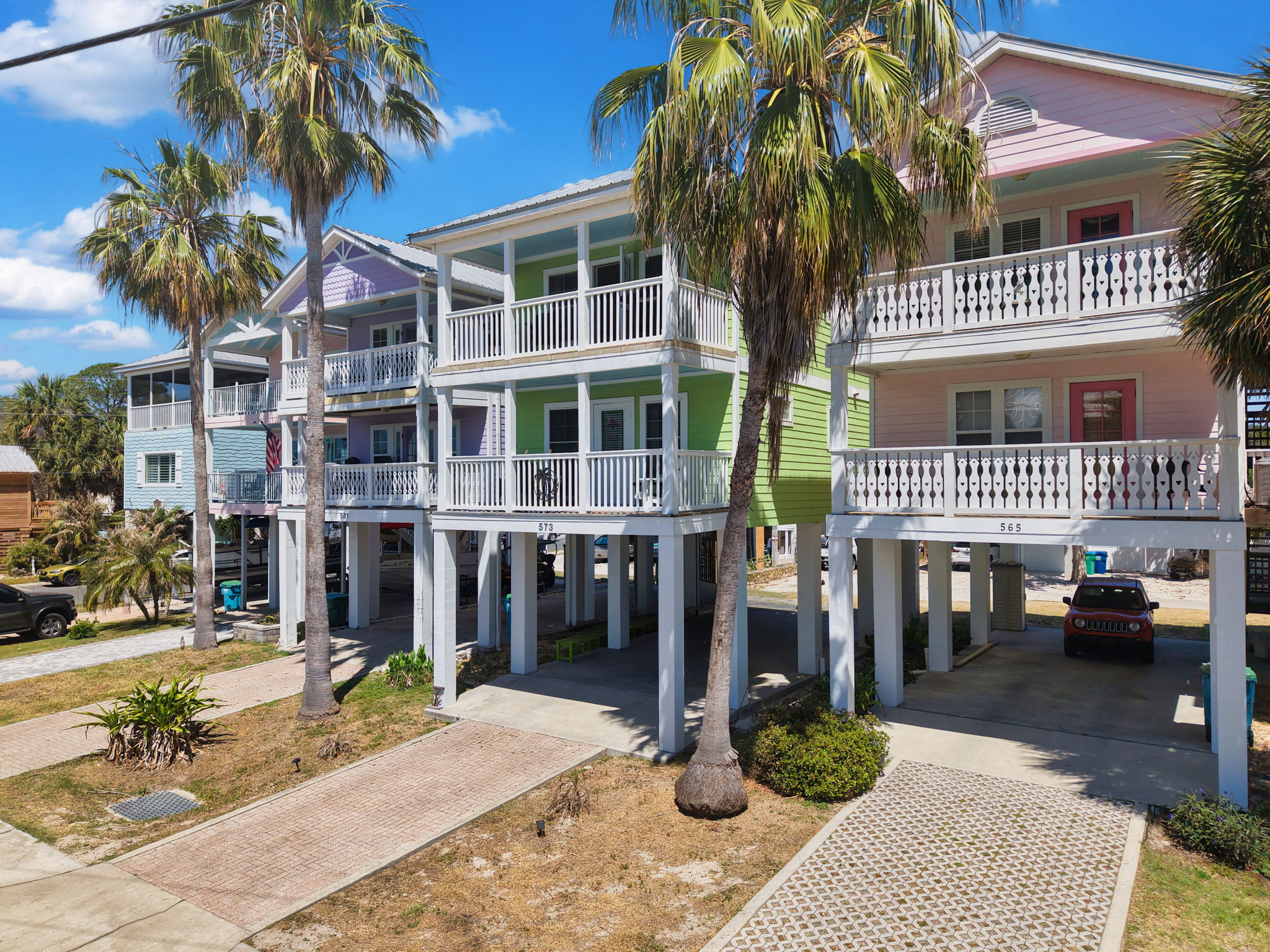 Conveniently located right downtown right on 1st Street!