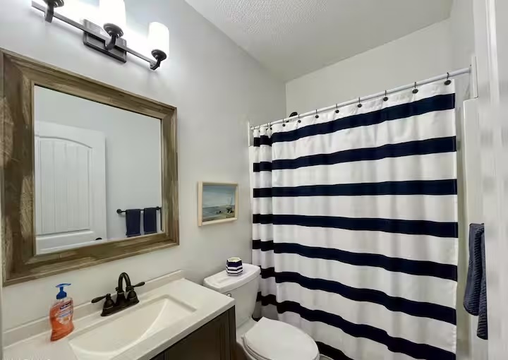 lower level full bath