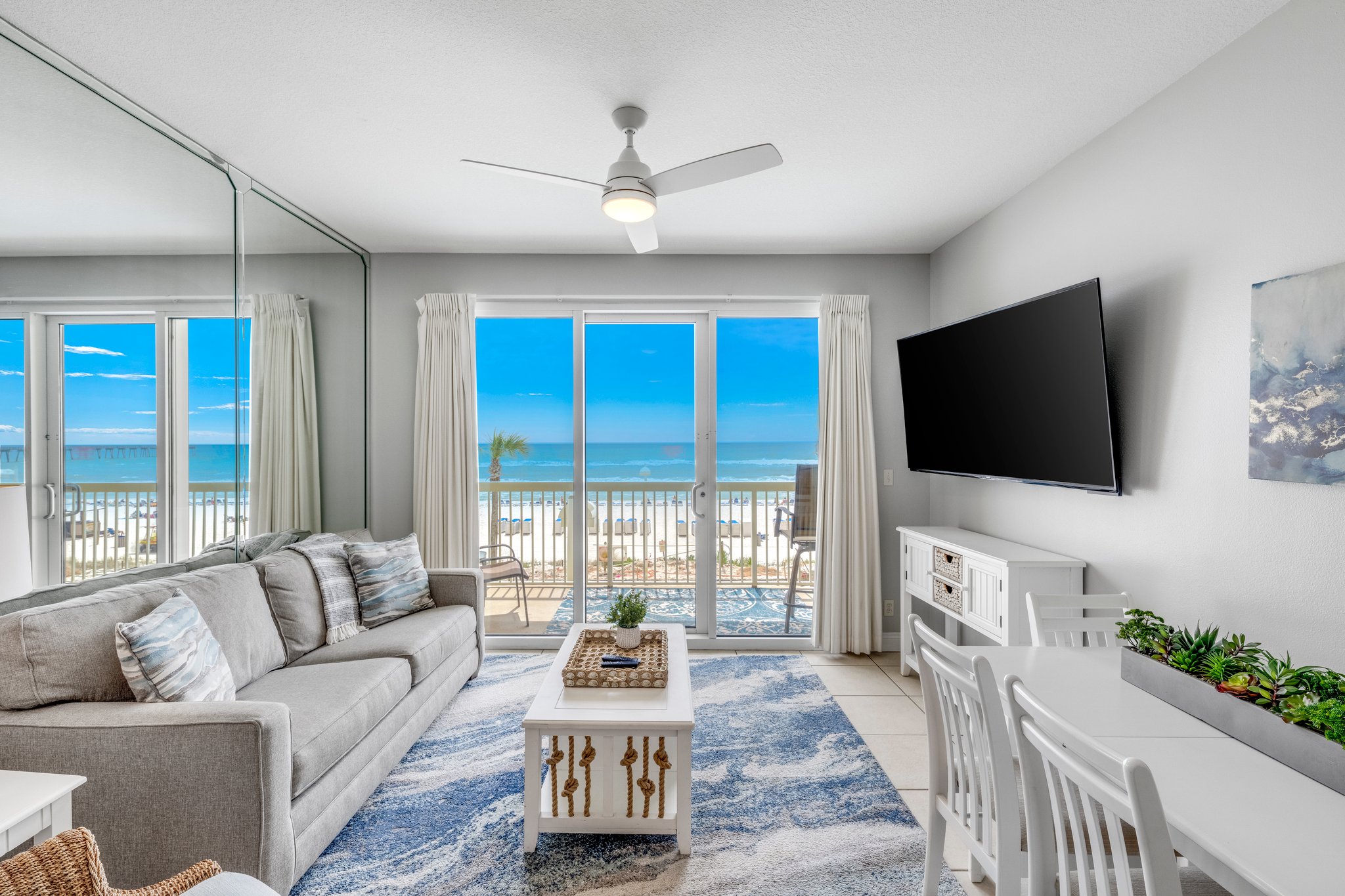 Living area with amazing views