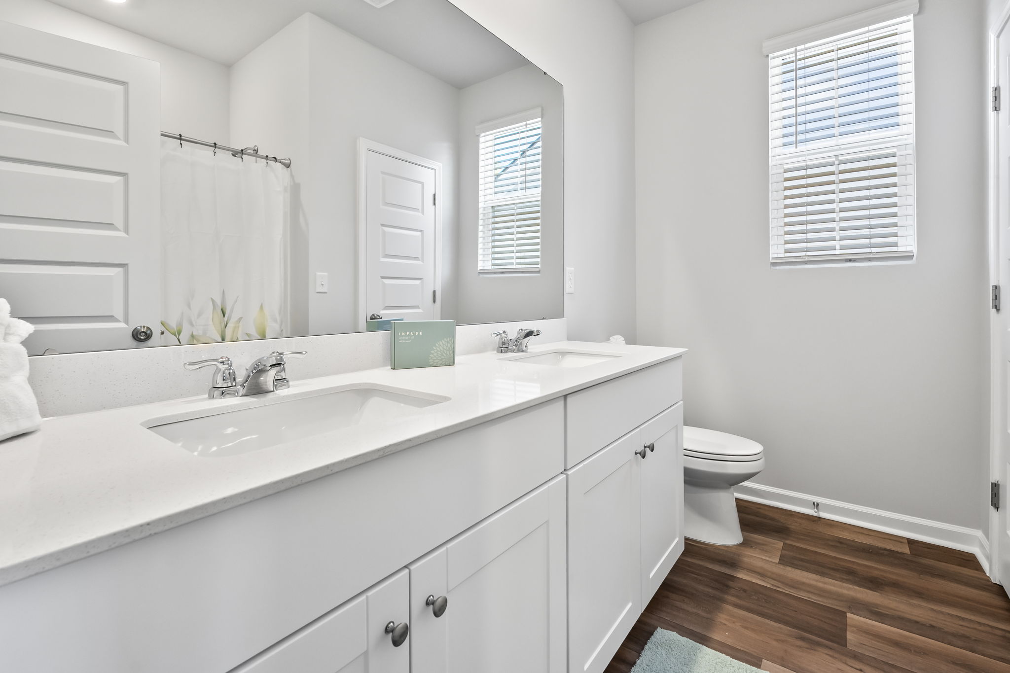 Ensuite Bathroom connected to Master Bedroom