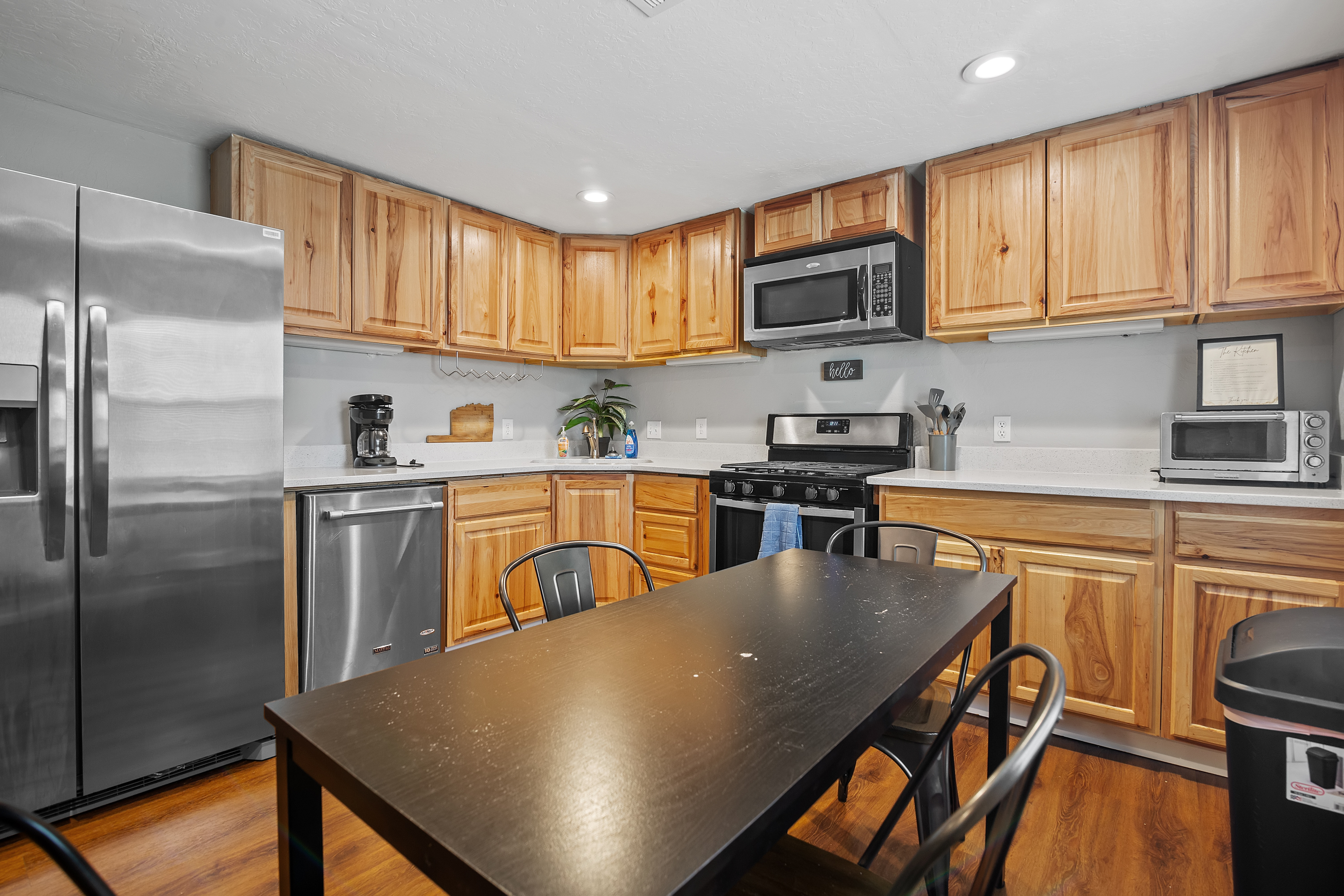 Kitchen/Dining Area