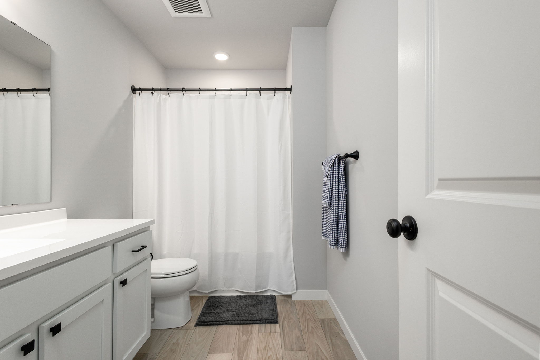 2nd Floor Bathroom