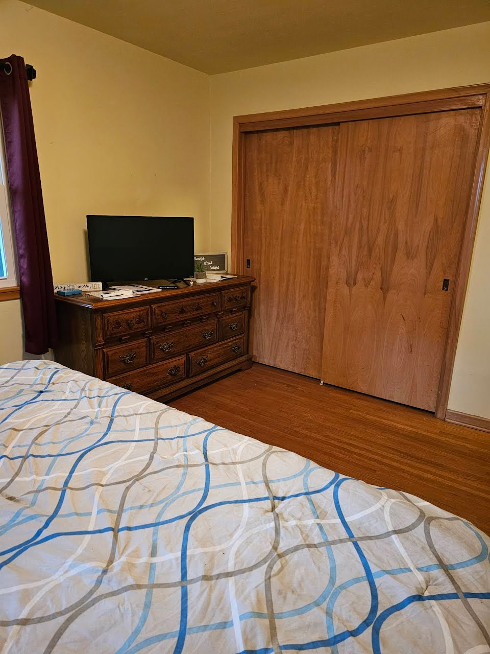 King bed with Roku smart TV