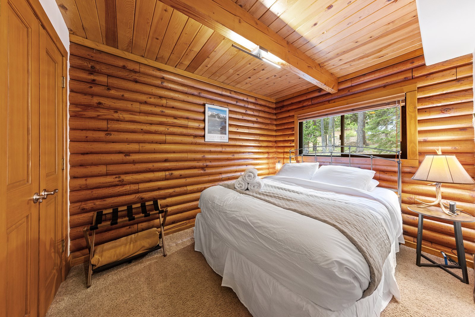 Main-Floor Queen 2 — 1 Queen bed