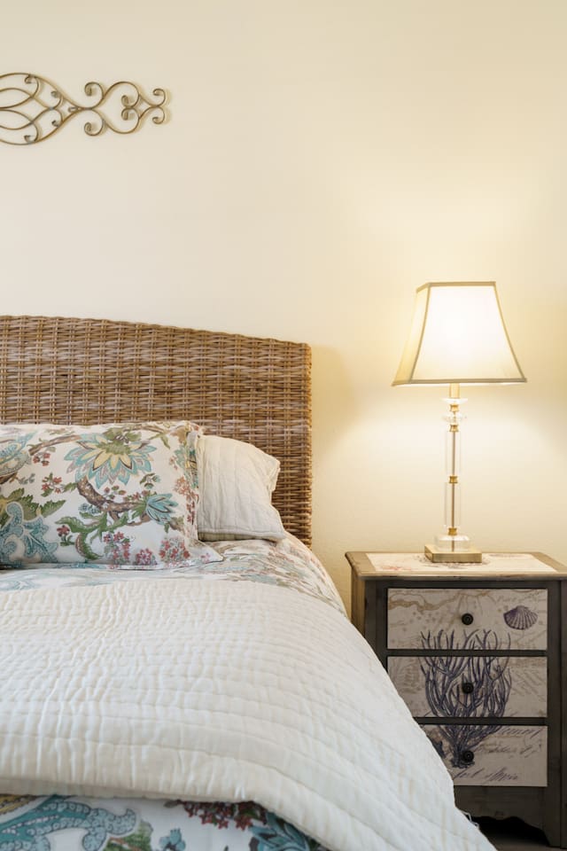 The mattress is Sealy's Black Label collection and provides unparalleled support of the back and spine with a series of pocketed coils.