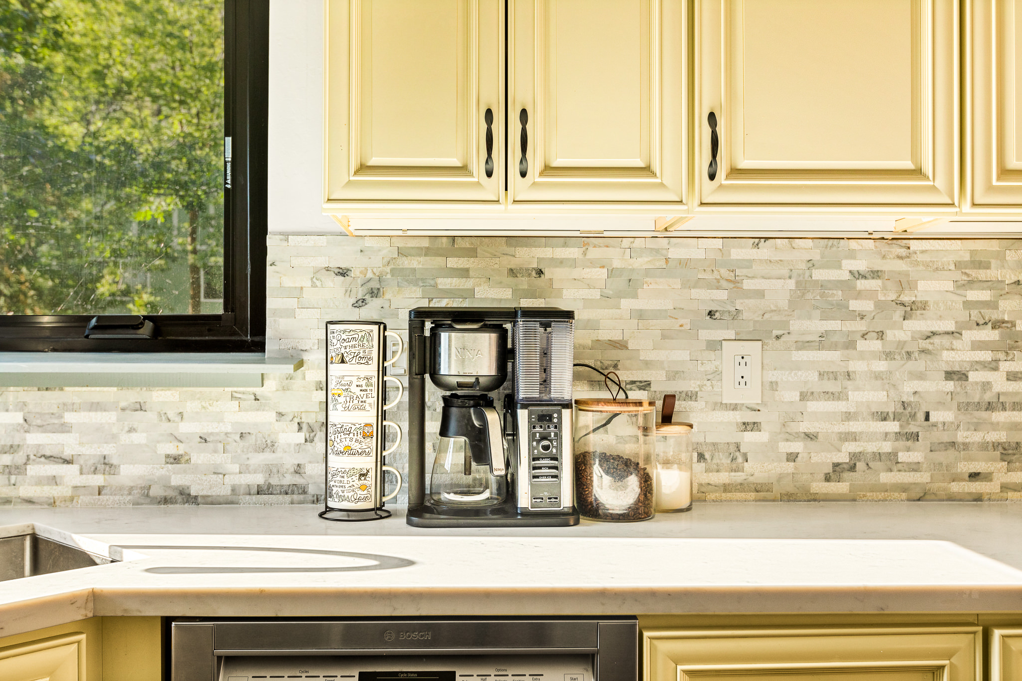 Awaken to freshly ground coffee, a delightful beginning to soaking in Lake Arrowhead's scenic beauty on your private deck.