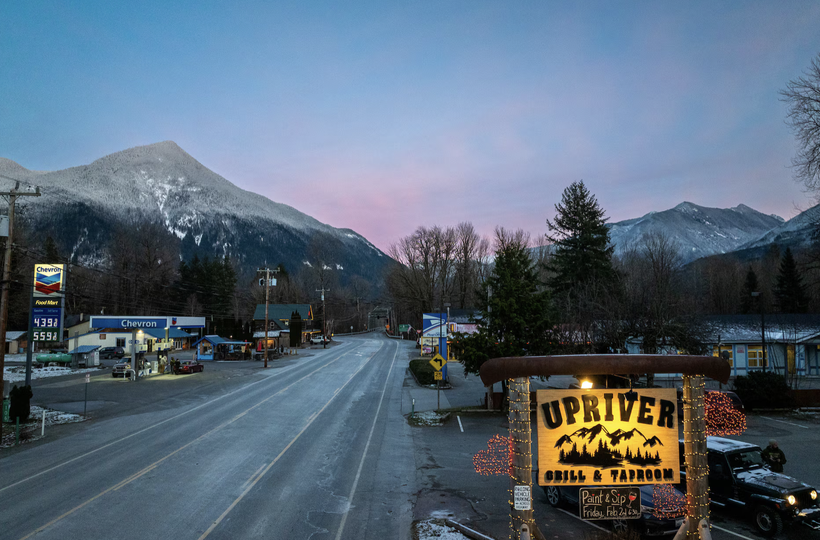 Marblemount's restaurants, coffee and gas station are just minutes away