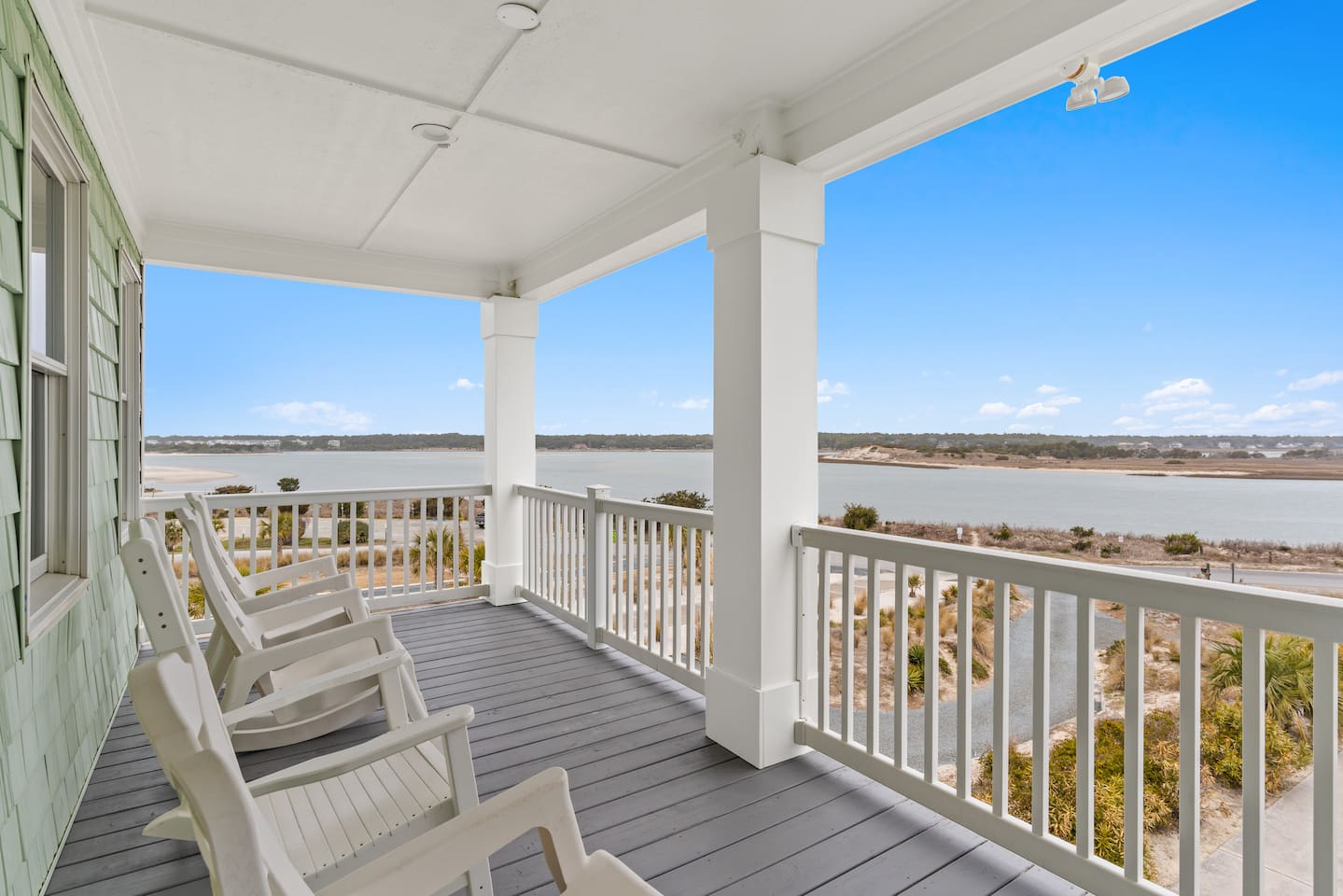 Panoramic Views From Every Deck!