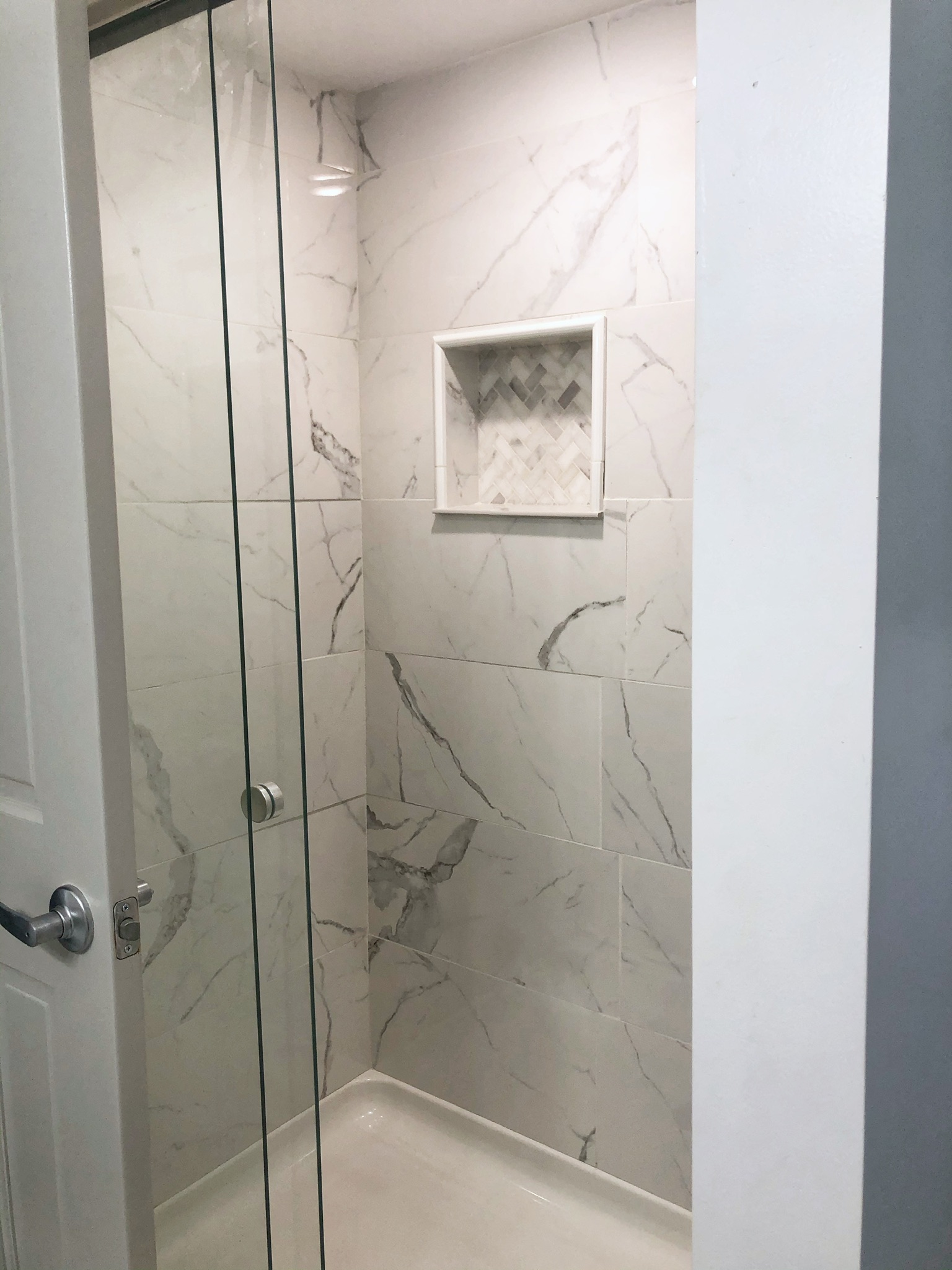 Pool House shower