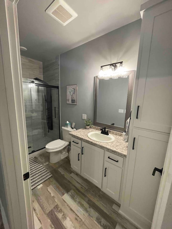 House #1 - Full bathroom located in bedroom #2