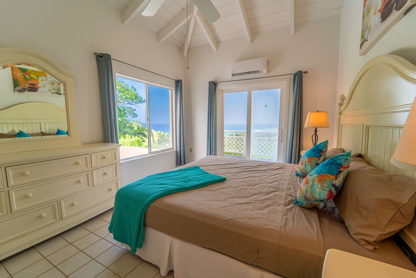 Bedroom 3 (King) - w/ shared balcony (located upstairs)
