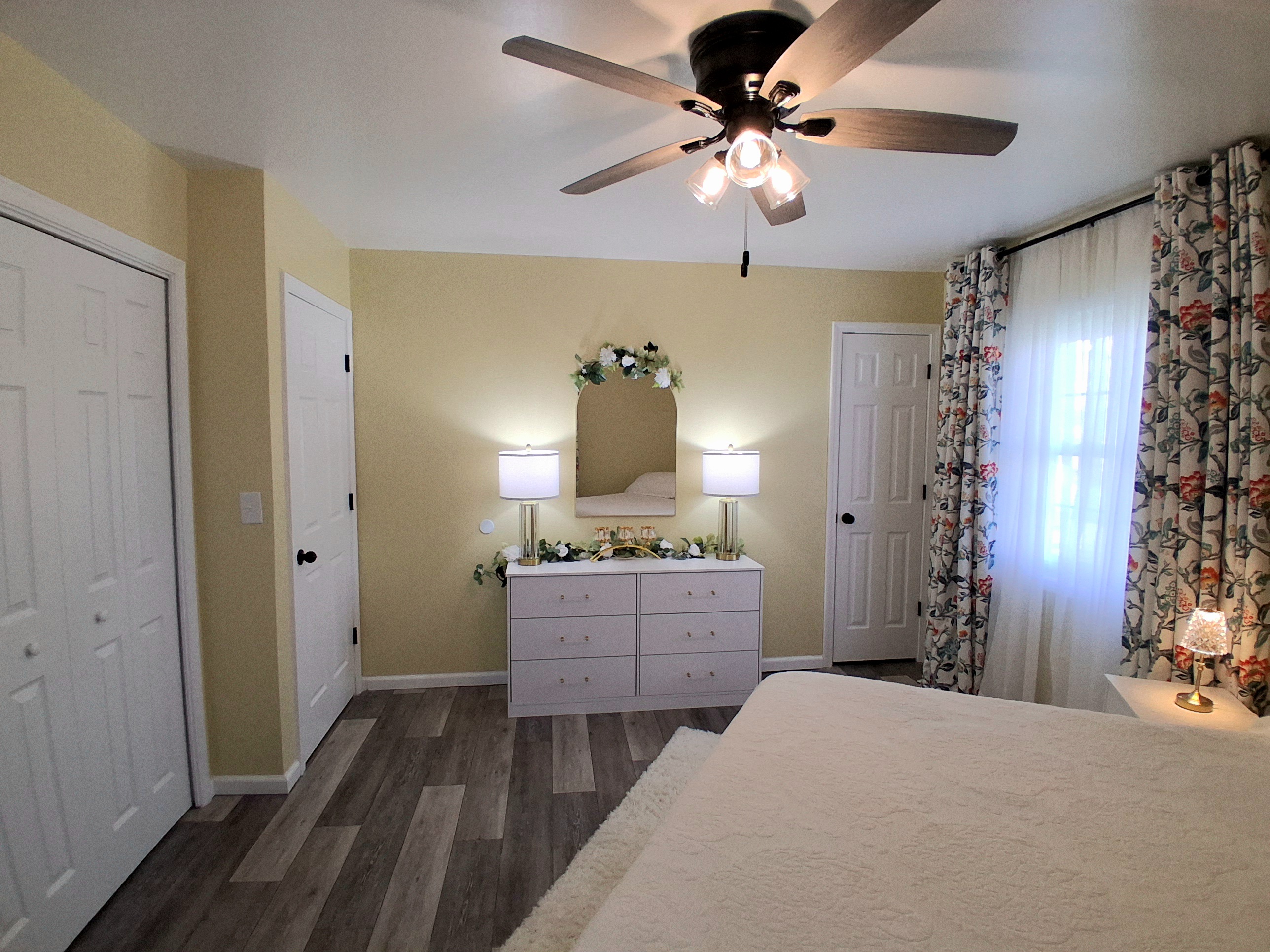 Master Bedroom w/Queen Bed and Master Bathroom w/Urinal