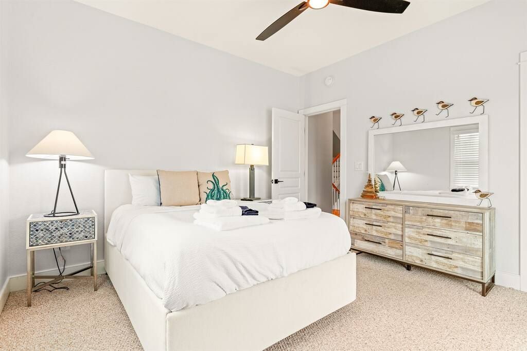2nd floor Full bedroom