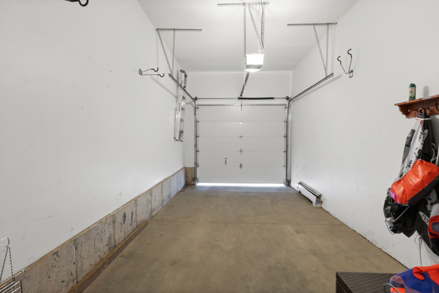 1 Car Private Garage