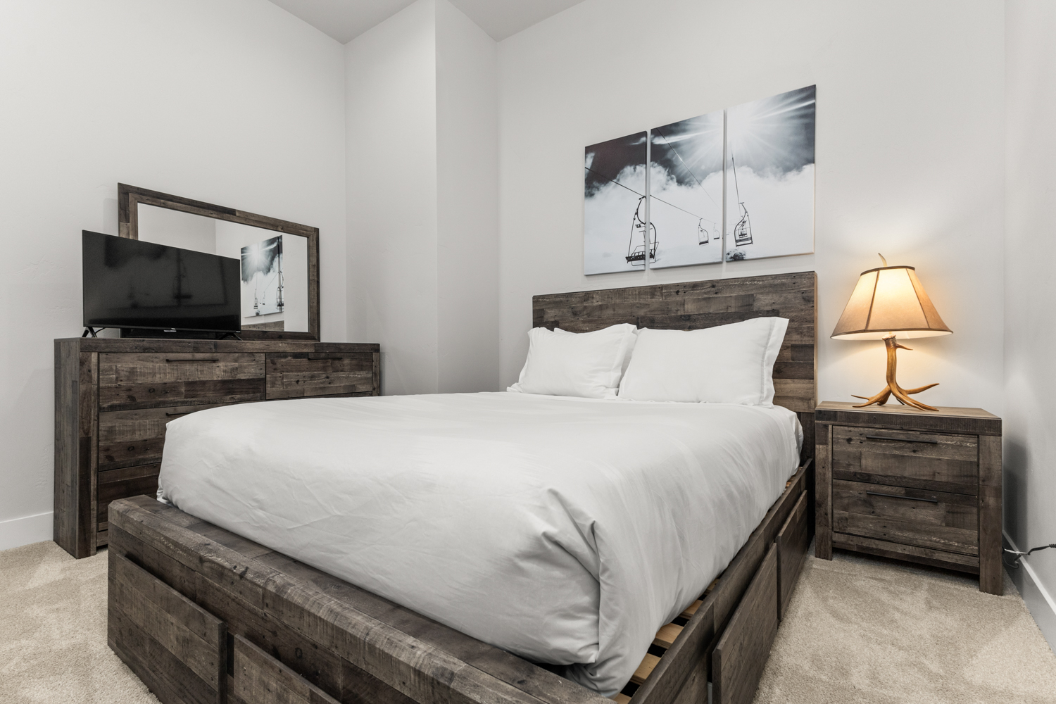 Lower Level - Queen Bedroom #5