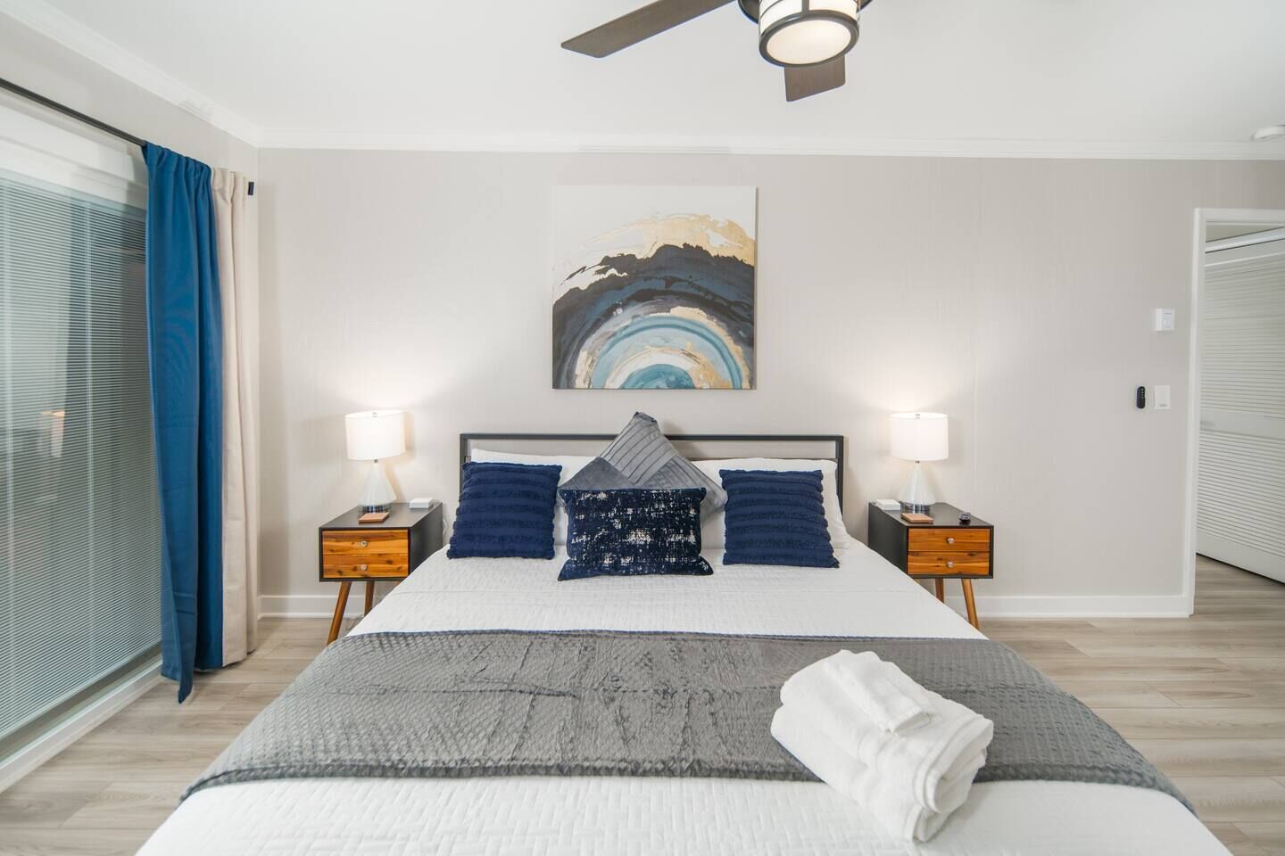 Unit 1: Bedroom #1 (King) Includes Roku TV (Hulu+, ESPN+, & Disney+)