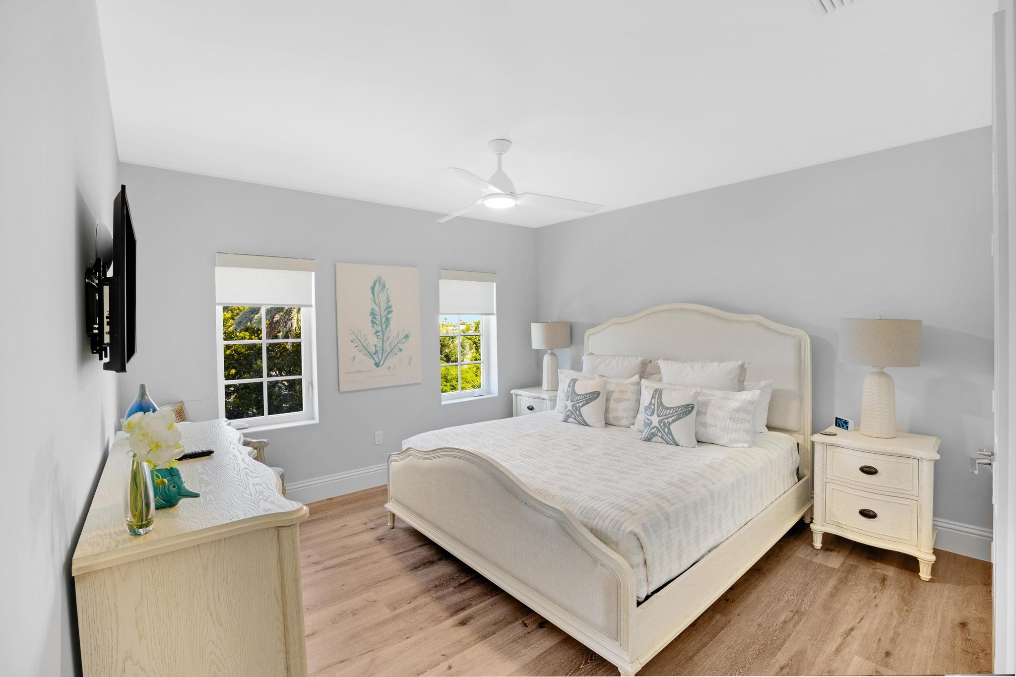 Junior Master, King Bed, Upstairs, with En Suite Bathroom