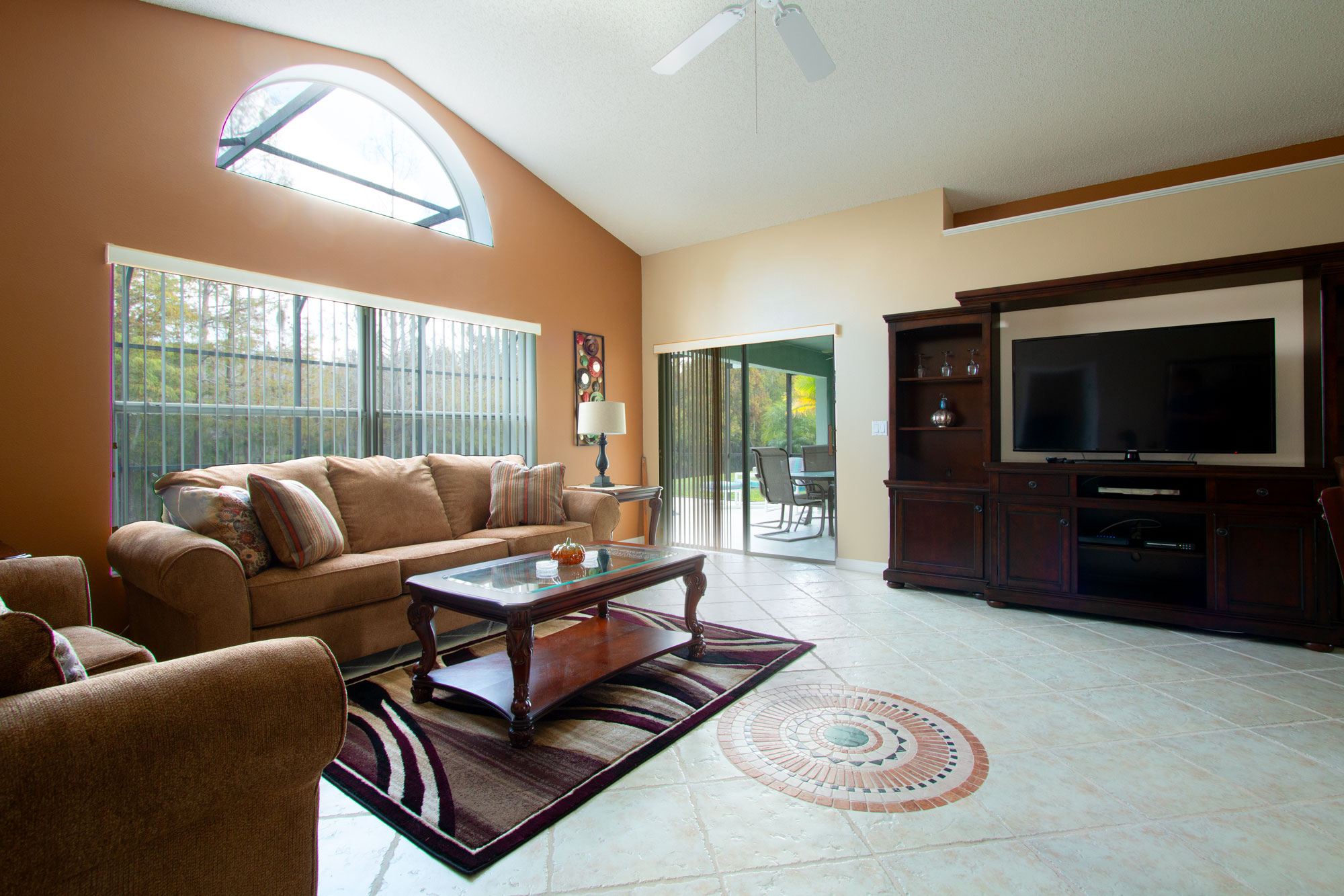 Living Room with large screen TV, cable included!