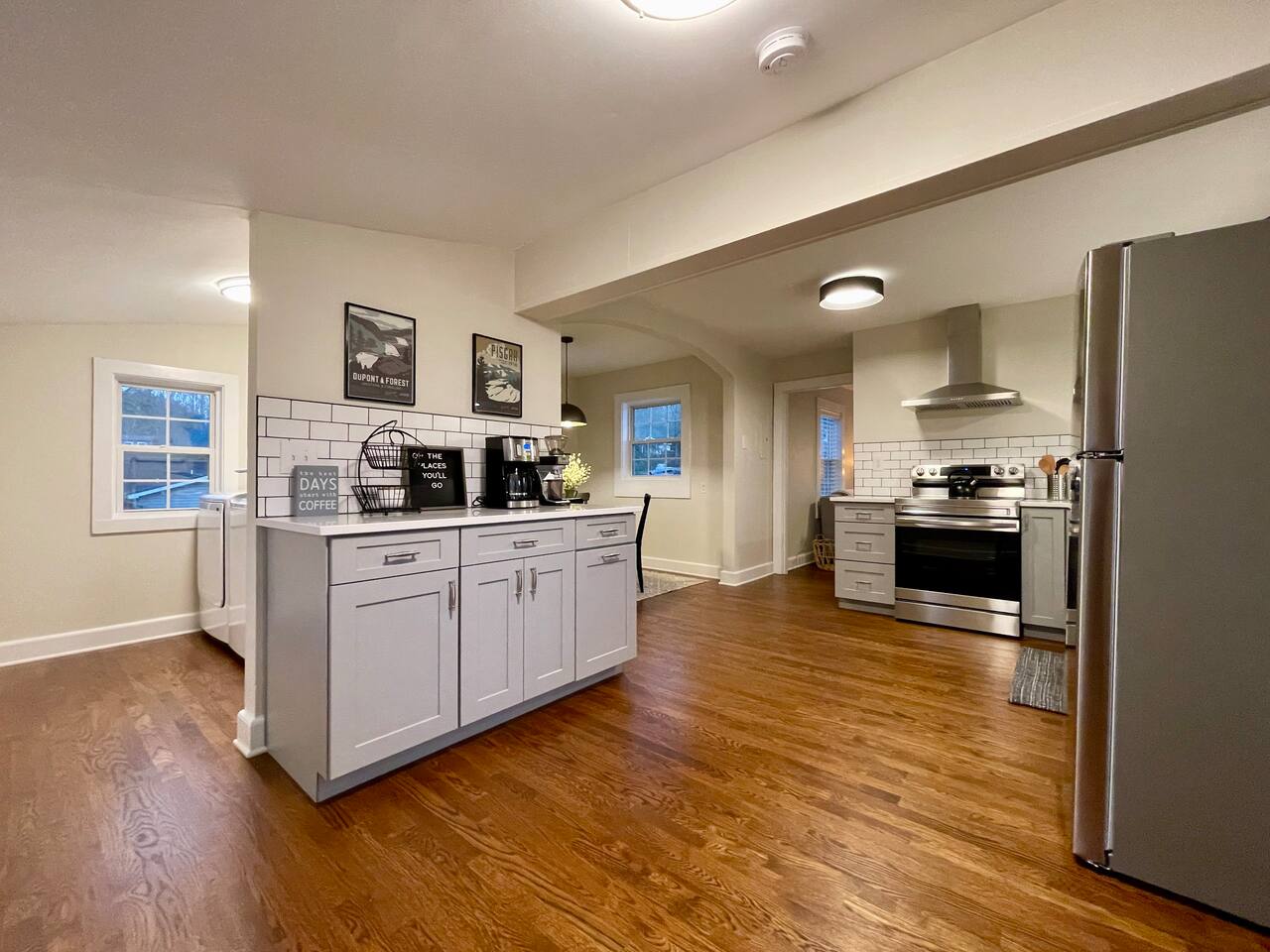 Kitchen and coffee bar