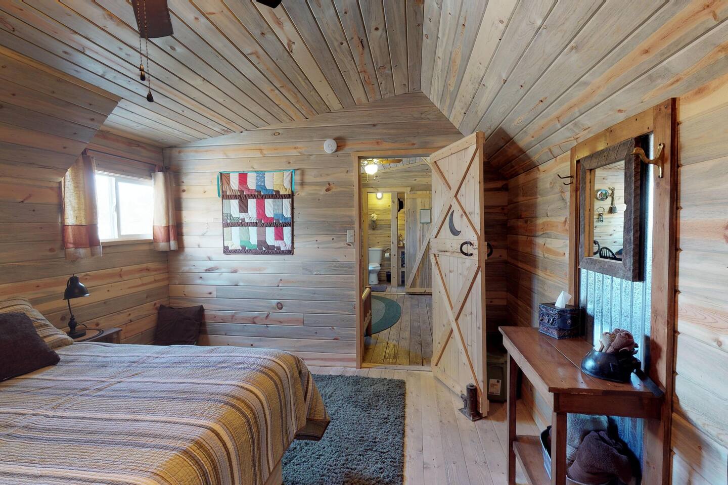 There are three suits in the horse barn. They are are slightly different in layout but all feature a queen sized bed.