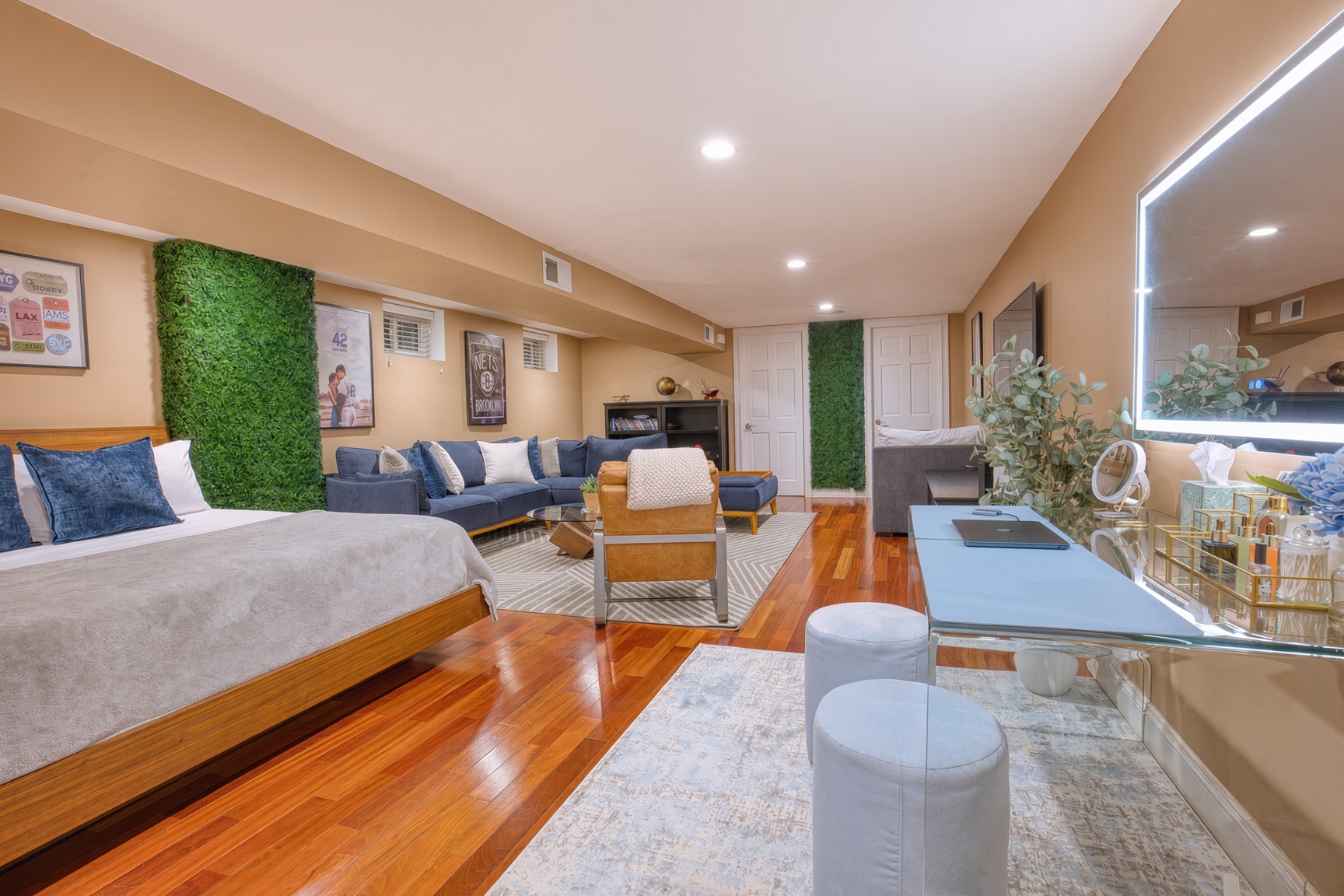 "Wonderful place to stay in Brooklyn!! This house was very clean and comfy, the host was very friendly and responsive and it was within walking distance to the subway!" Patty P, June 2026