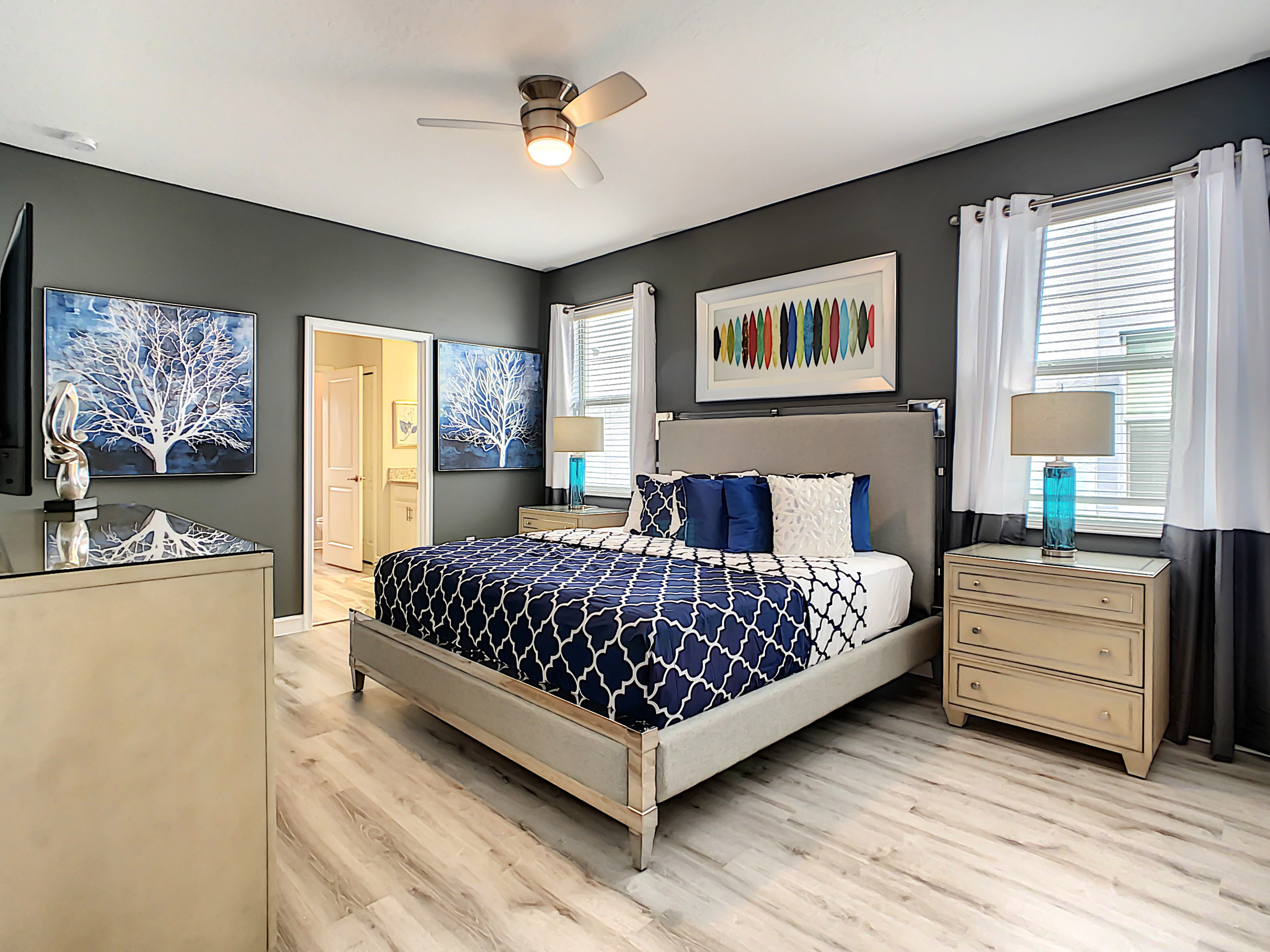 Master Suite-1st Floor-King Bed