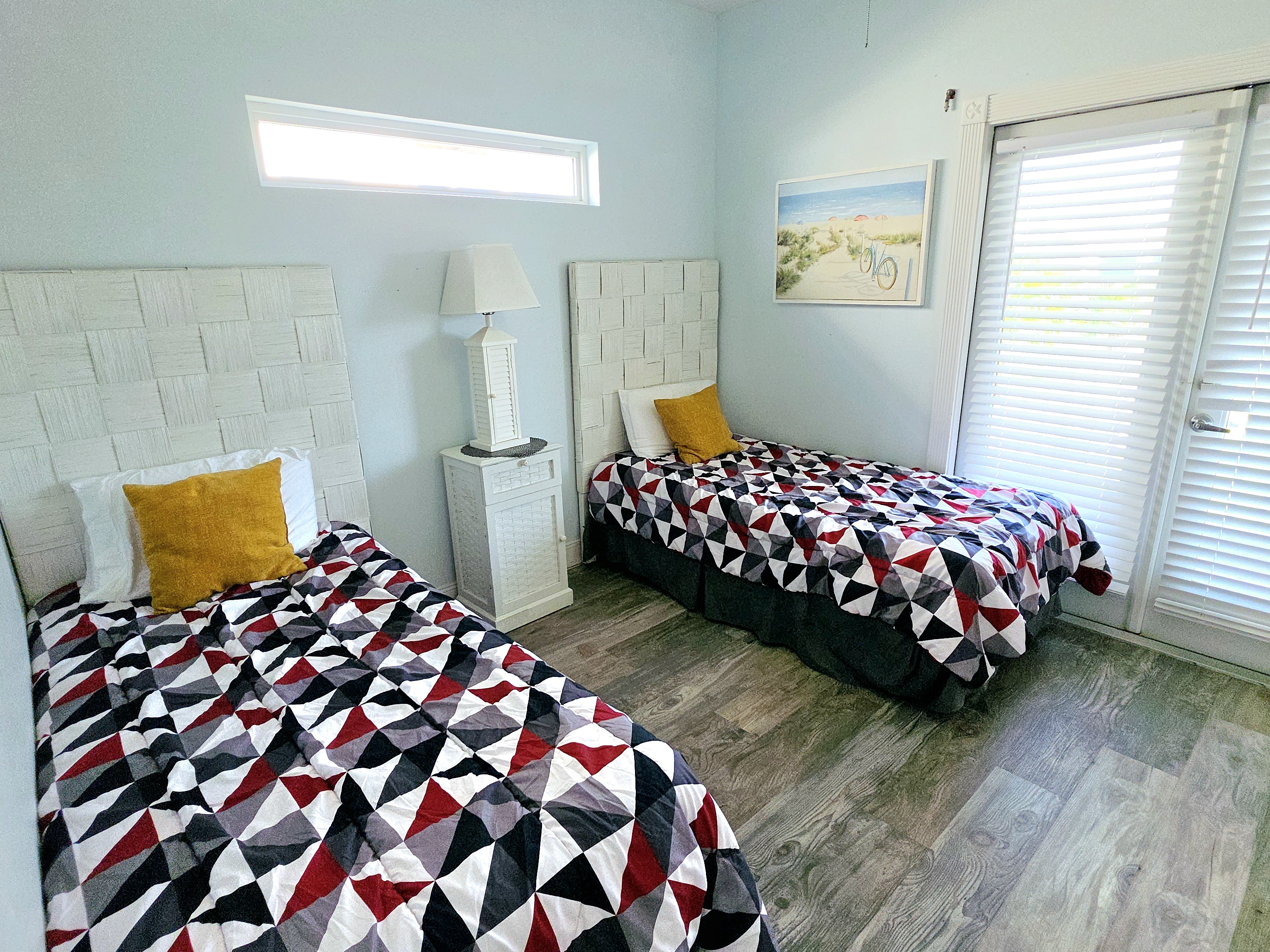 Bedroom 3 with two twin beds