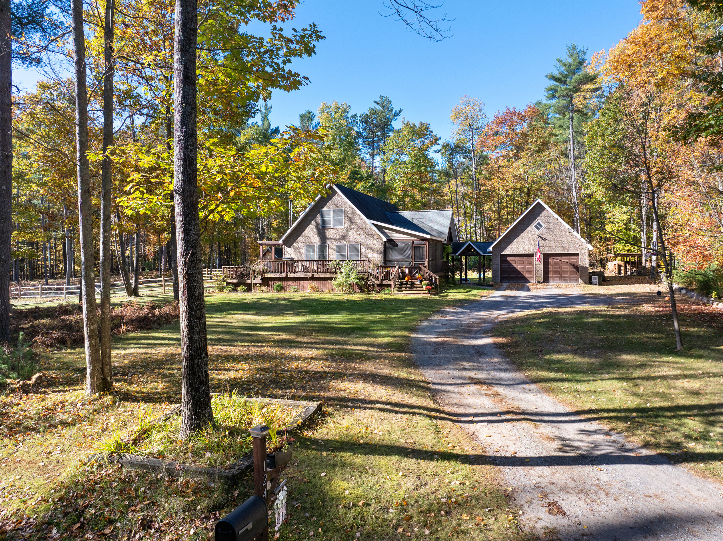 Spacious Adirondack View Lodge comfortably sleeps 10 guests in 5 beds plus an additional 2 guests on a pull-out sofa 