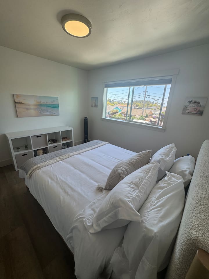 2nd bedroom Queen Bed